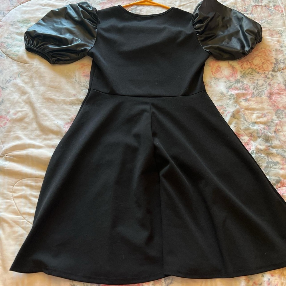 Elegant Black Puff Sleeve Dress
